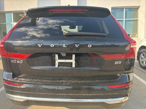2023 Volvo XC60 B5 Plus Bright Theme