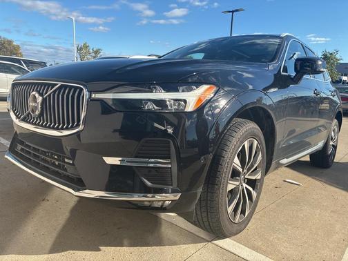 2023 Volvo XC60 B5 Plus Bright Theme