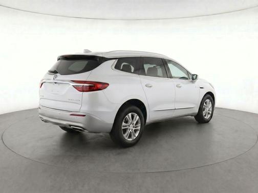 White Frost Tricoat 2018 Buick Enclave Essence