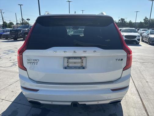 2016 Volvo XC90 T6 Momentum