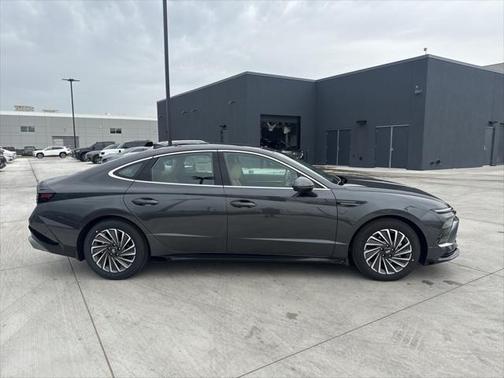 2025 Hyundai SONATA Hybrid Limited