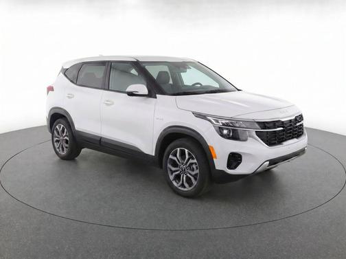 Snow White Pearl 2026 Kia Seltos LX