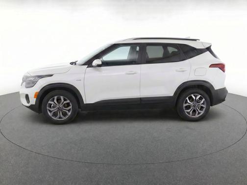 Snow White Pearl 2026 Kia Seltos LX