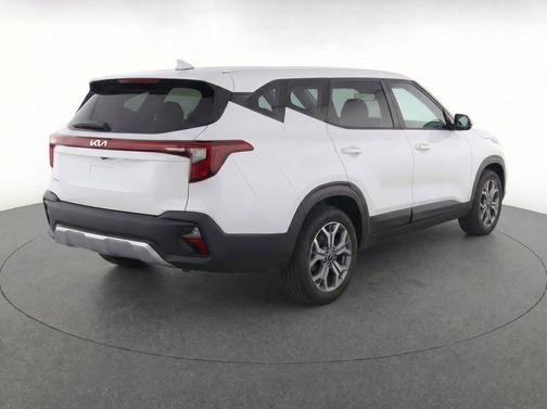 Snow White Pearl 2026 Kia Seltos LX