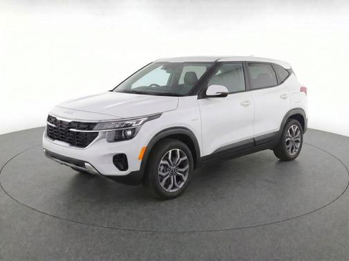 Snow White Pearl 2026 Kia Seltos LX