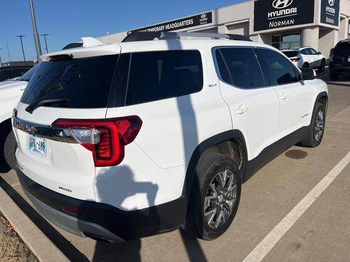 2023 GMC Acadia AWD SLT