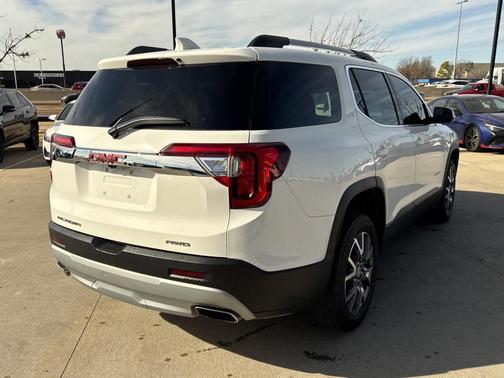 2023 GMC Acadia AWD SLT
