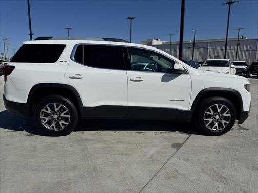 2023 GMC Acadia AWD SLT