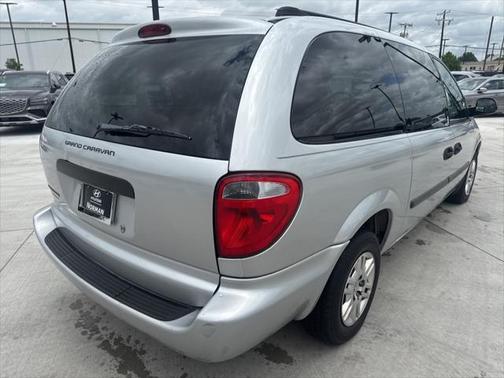 2005 Dodge Grand Caravan SE