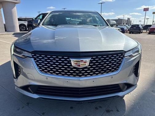 2023 Cadillac CT4 Premium Luxury