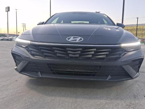 2025 Hyundai ELANTRA Sport