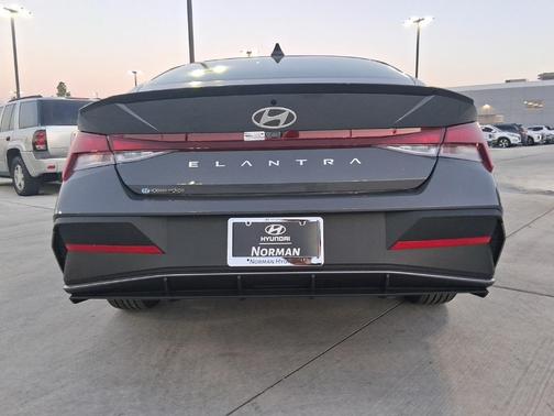 2025 Hyundai ELANTRA Sport