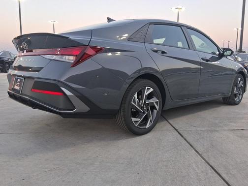 2025 Hyundai ELANTRA Sport