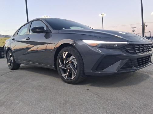 2025 Hyundai ELANTRA Sport