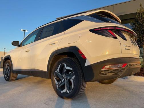 White Pearl 2024 Hyundai TUCSON Hybrid SEL Convenience