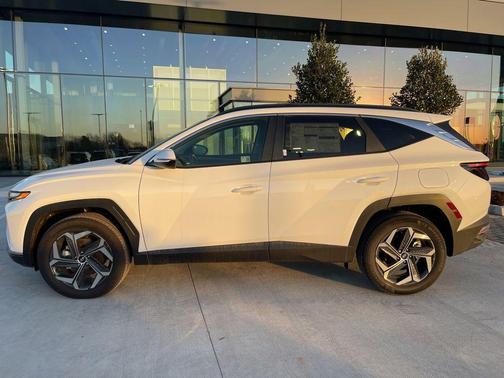 White Pearl 2024 Hyundai TUCSON Hybrid SEL Convenience