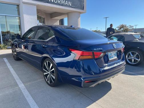 2020 Nissan Altima SR FWD