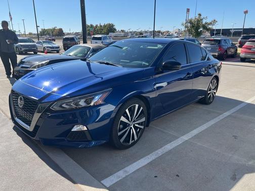 2020 Nissan Altima SR FWD