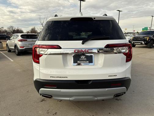 2023 GMC Acadia AWD SLT