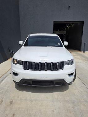 Bright White Clearcoat 2021 Jeep Grand Cherokee Laredo
