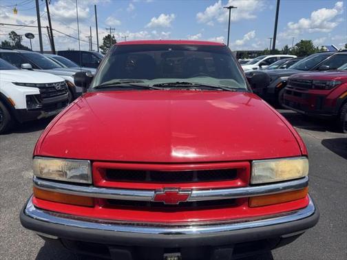 2003 Chevrolet S-10 Base