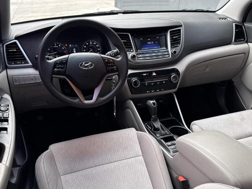 2016 Hyundai TUCSON SE