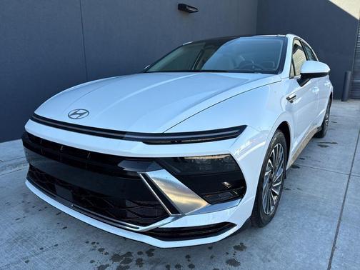 2026 Hyundai SONATA Hybrid SE