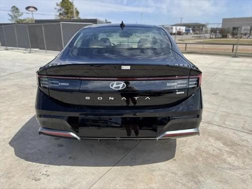 2025 Hyundai SONATA Hybrid Limited