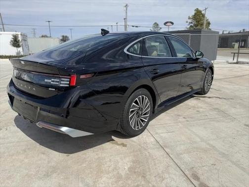 2025 Hyundai SONATA Hybrid Limited
