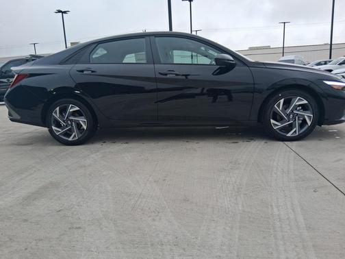 2025 Hyundai ELANTRA Sport