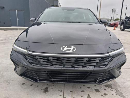 2025 Hyundai ELANTRA Sport