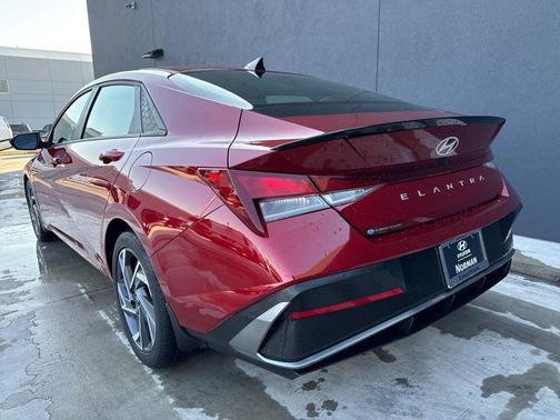 2025 Hyundai ELANTRA Sport