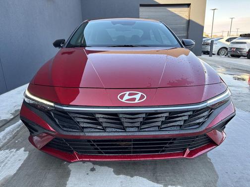 2025 Hyundai ELANTRA Sport