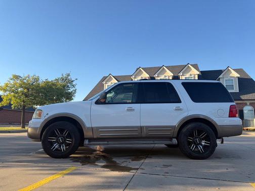 Oxford White Clearcoat 2004 Ford Expedition Eddie Bauer