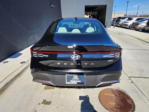 Abyss Black 2026 Hyundai SONATA Hybrid Base