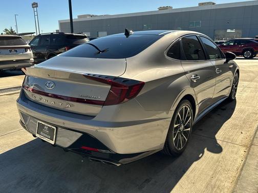 2023 Hyundai SONATA Limited