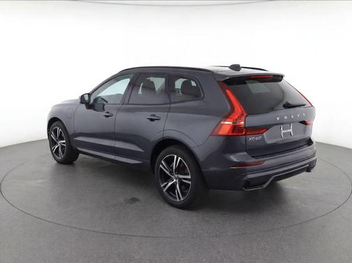 Gray 2022 Volvo XC60 B5 R-Design