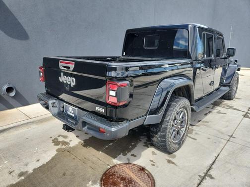 Black Clearcoat 2020 Jeep Gladiator Overland