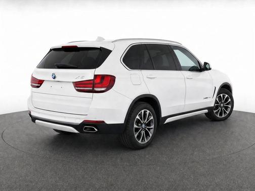 Mineral White Metallic 2018 BMW X5 xDrive35i