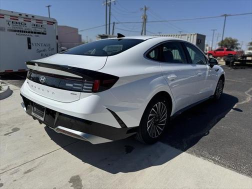 2025 Hyundai SONATA Hybrid SE