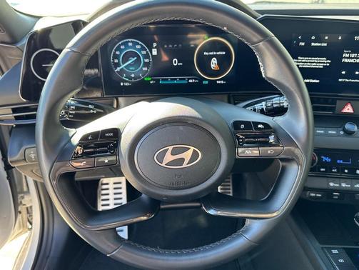 2025 Hyundai ELANTRA HEV SEL Sport