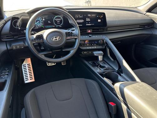 2025 Hyundai ELANTRA HEV SEL Sport