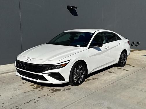 2025 Hyundai ELANTRA HEV SEL Sport