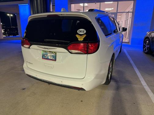 2020 Chrysler Pacifica Touring L