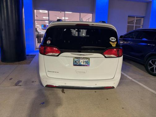 2020 Chrysler Pacifica Touring L