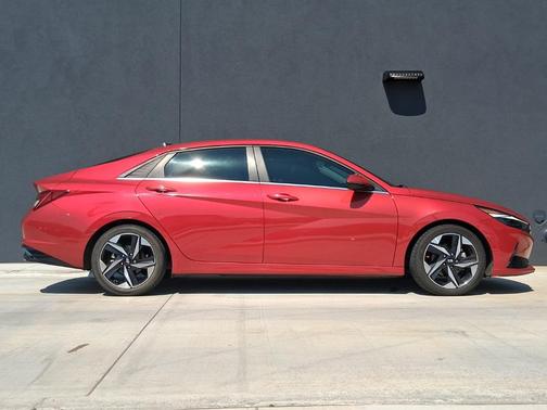 2021 Hyundai ELANTRA 