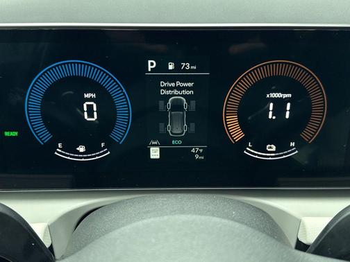 Creamy White Pearl 2026 Hyundai TUCSON Hybrid Blue SE