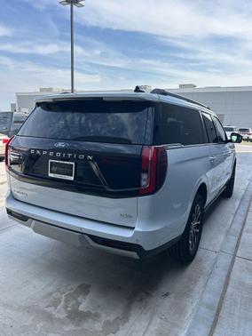 Oxford White 2025 Ford Expedition Max Platinum