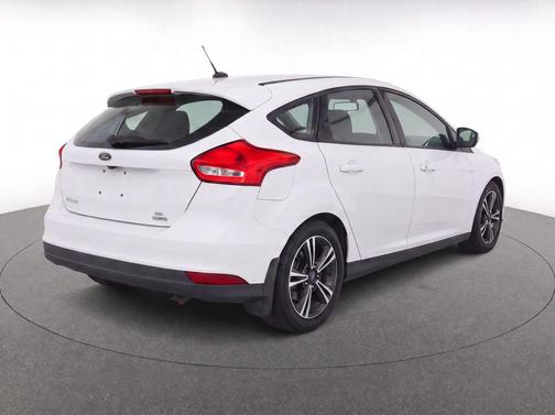 Oxford White 2016 Ford Focus SE