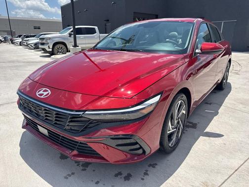 2025 Hyundai ELANTRA Limited